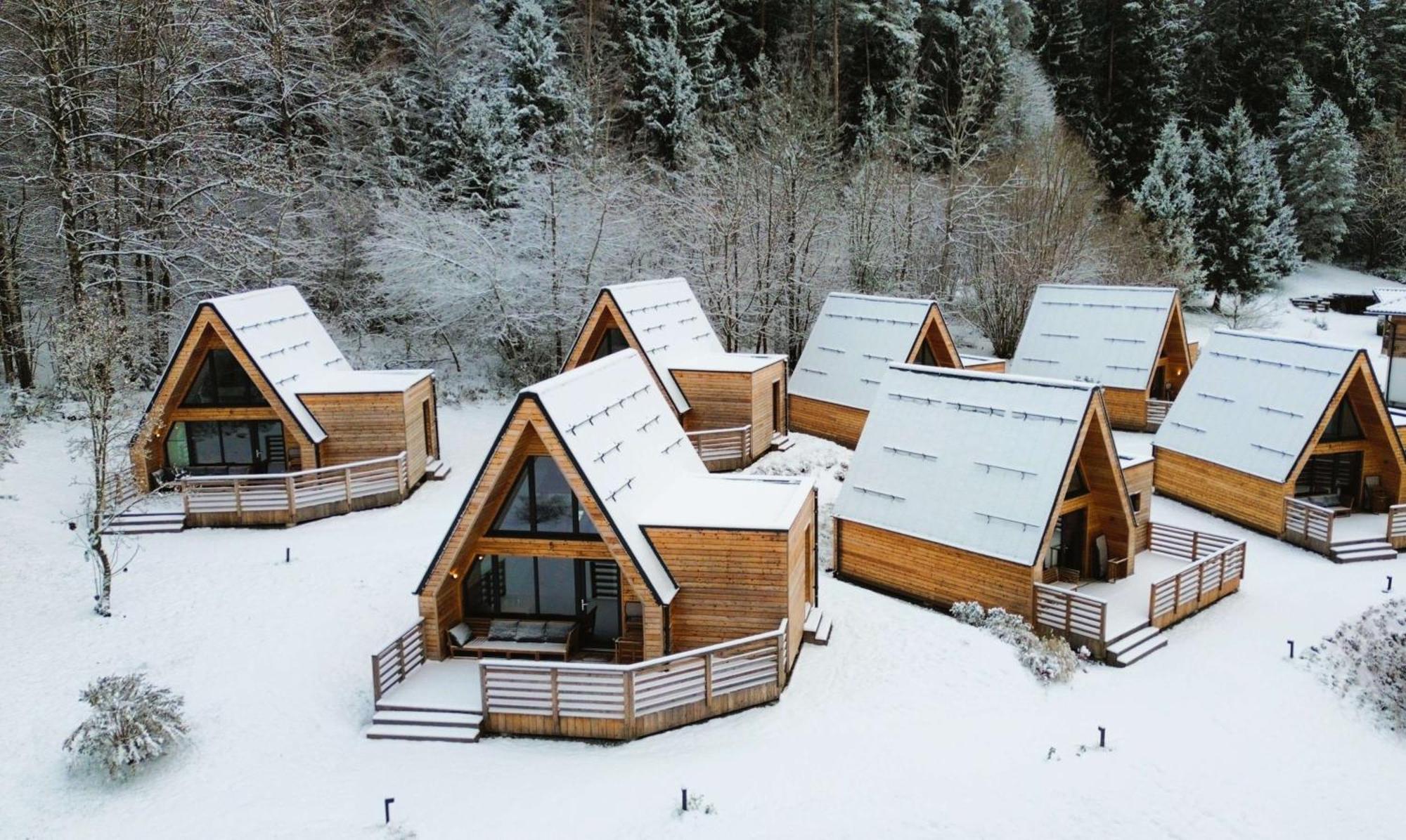 Mountains & Lakes - Chaletdorf & Appartements フィラハ エクステリア 写真